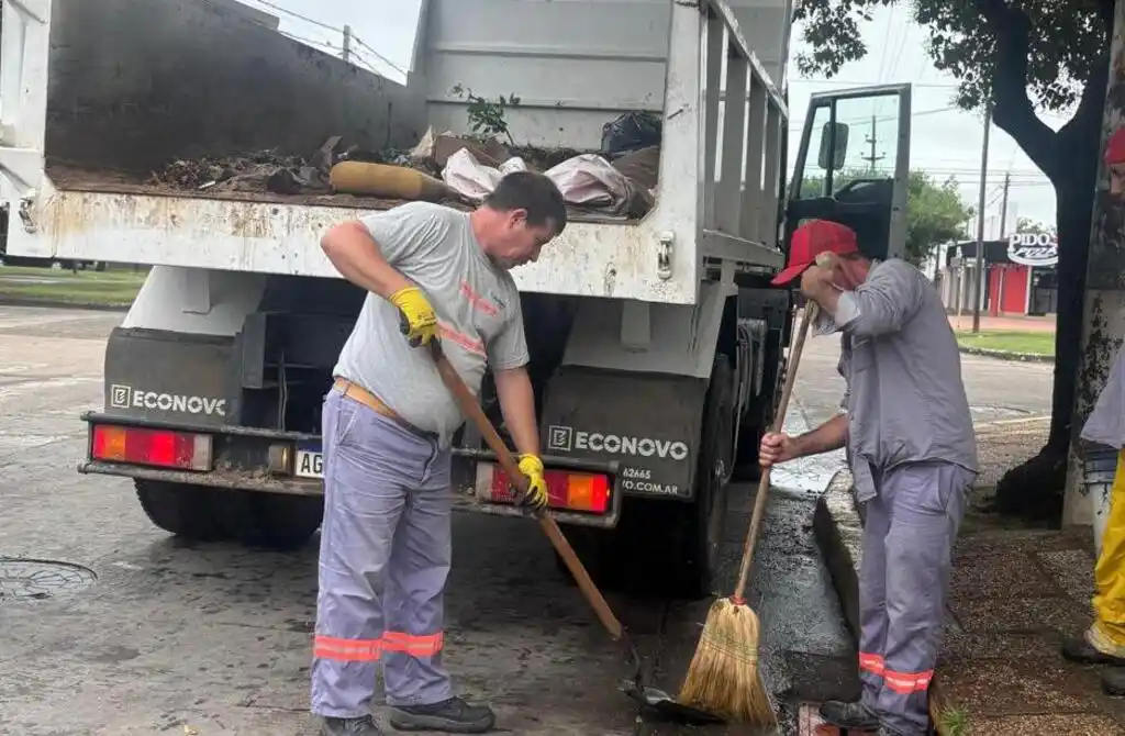 Ante la persistencia de lluvias, refuerzan la limpieza de desagües