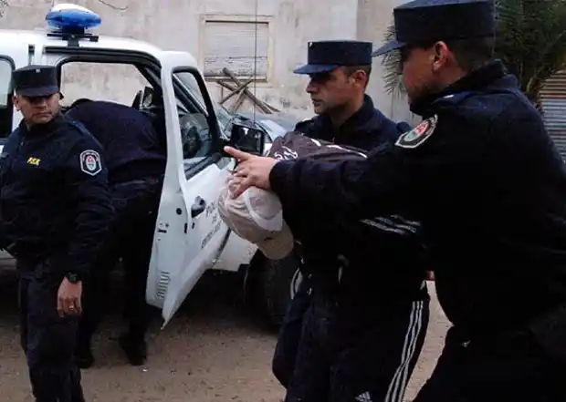 Un hombre fue detenido por intentar pinchar las cubiertas de sus maestros