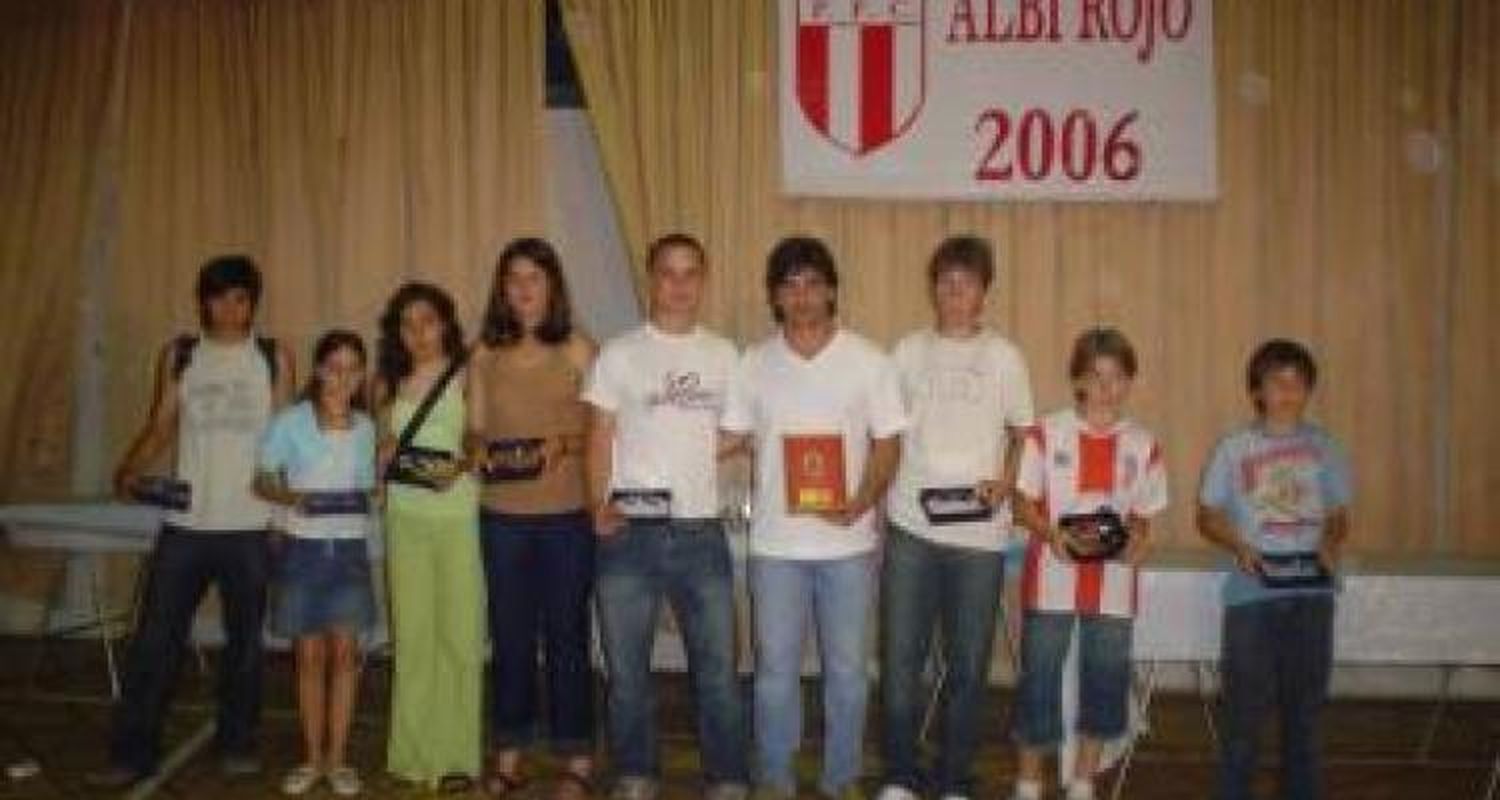 Multitudinaria fiesta del “Albirrojo”