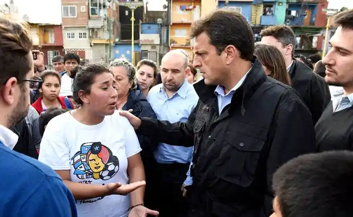 Massa visitó la Villa 31 en Capital Federal  y fue crítico con Macri