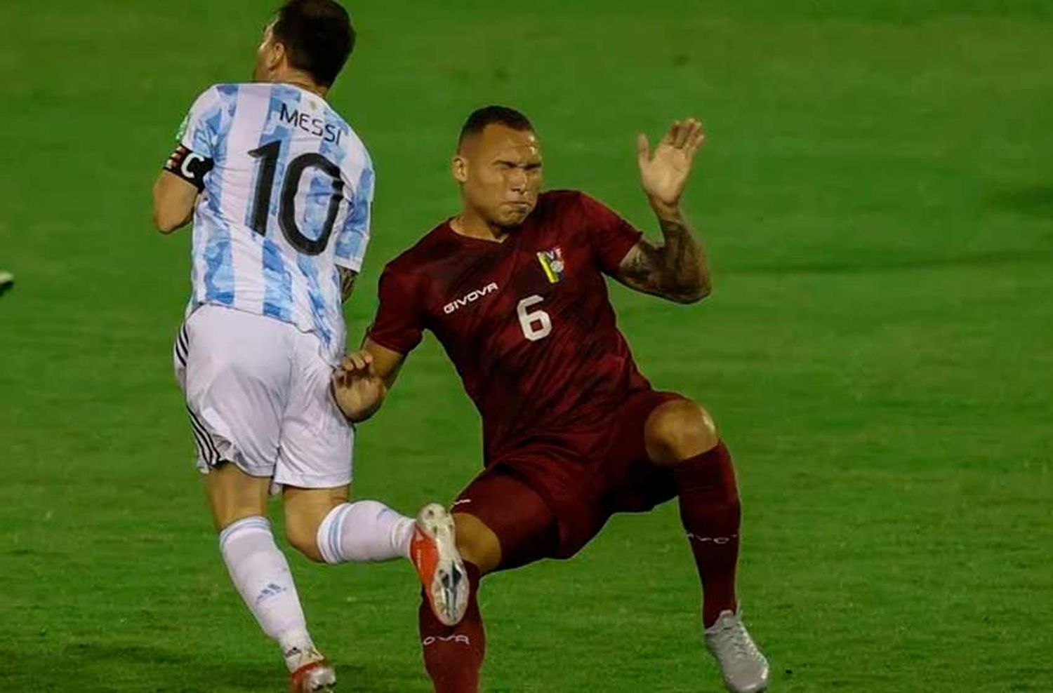 Video: las peores patadas que recibió Lionel Messi en su carrera