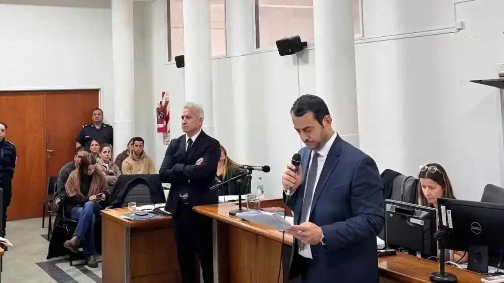Juicio oral en el recinto del Tribunal Criminal
