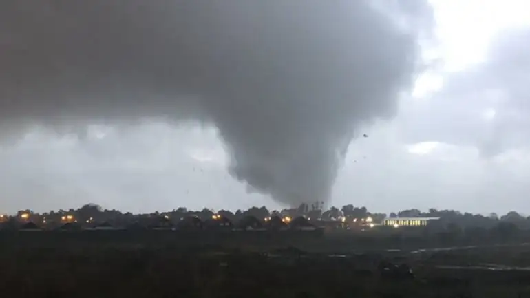 Chile: un tornado dejó más de diez heridos y graves daños materiales