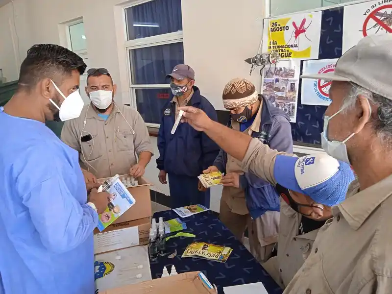 Refuerzan charlas entre vecinos sobre la prevención del dengue