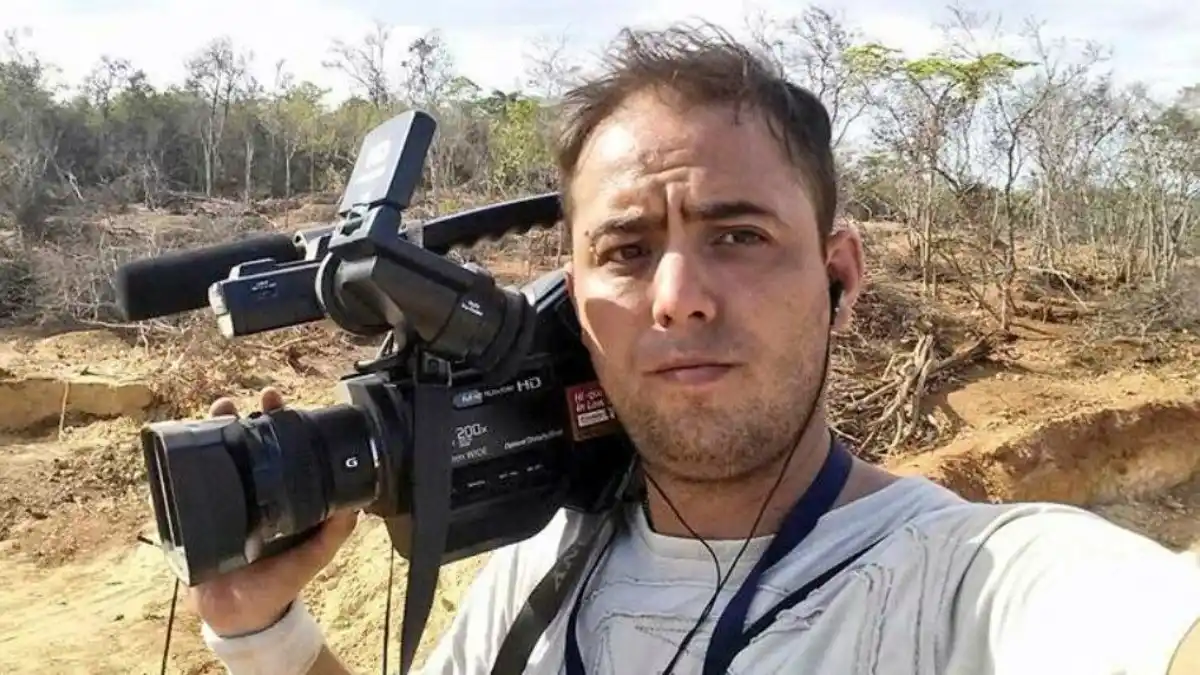 Polisucre arrestó al reportero gráfico Jesús Medina Ezaine por estar involucrado en una riña callejera