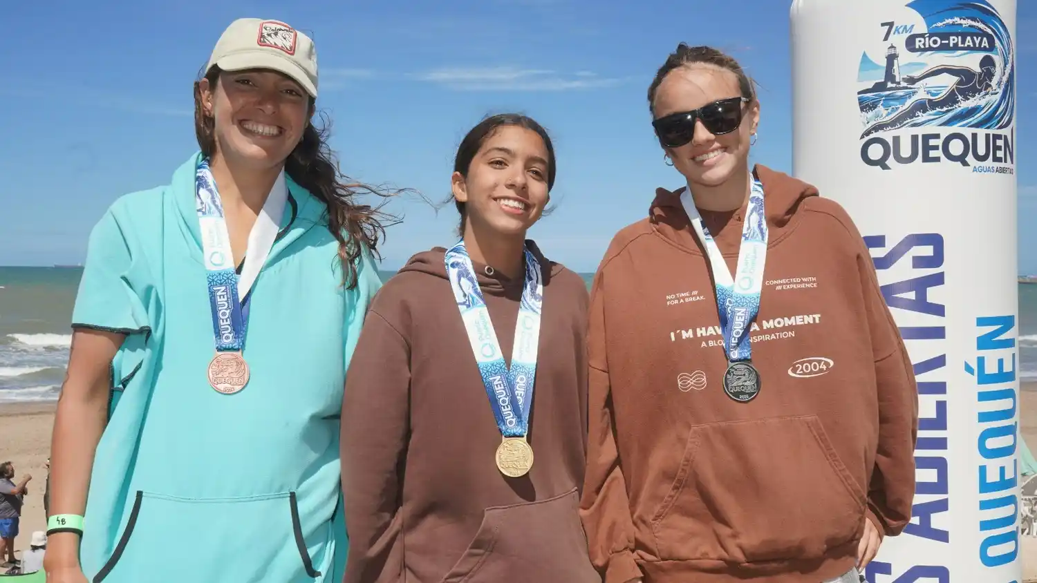 Eimi Cuello Guglielmetti, junto a Zoe Río y Pilar Cervera
