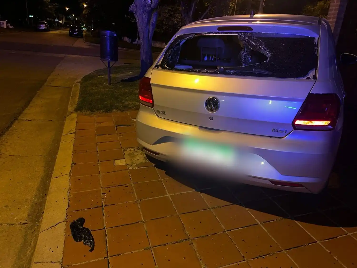 Un hombre fue detenido tras romper un auto y robar pertenencias en Acha al 1800