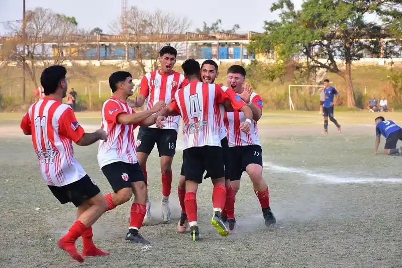 Se juega la final entre 8
de Diciembre y 1.º de Mayo