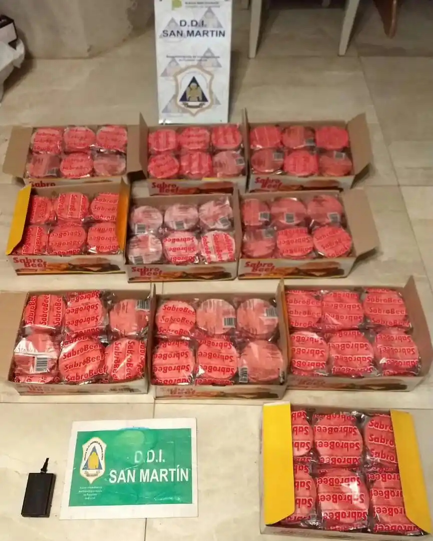 Vendían hamburguesas robadas por internet tras asaltar un camión en San Martín