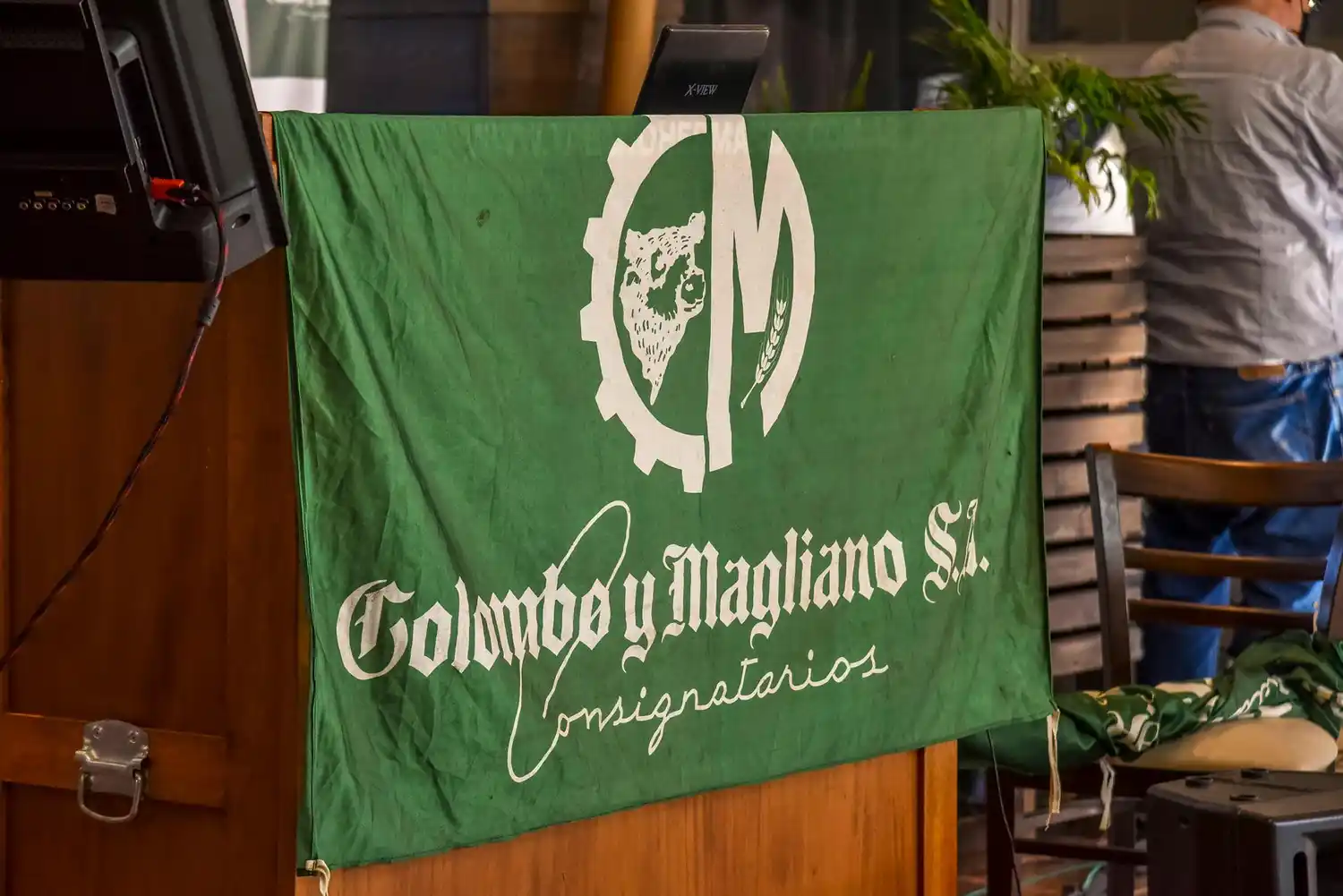 La feria este martes se tiñe de verde