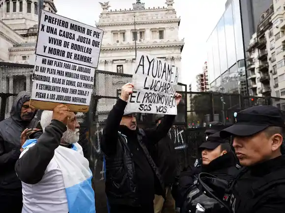 Nuevos incidentes en la marcha de jubilados frente al Congreso: 18 detenidos y heridos