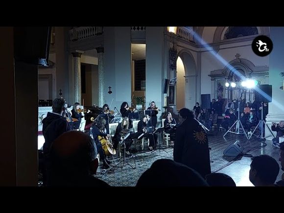 Fleurs Noires: emoción a sala llena en la iglesia