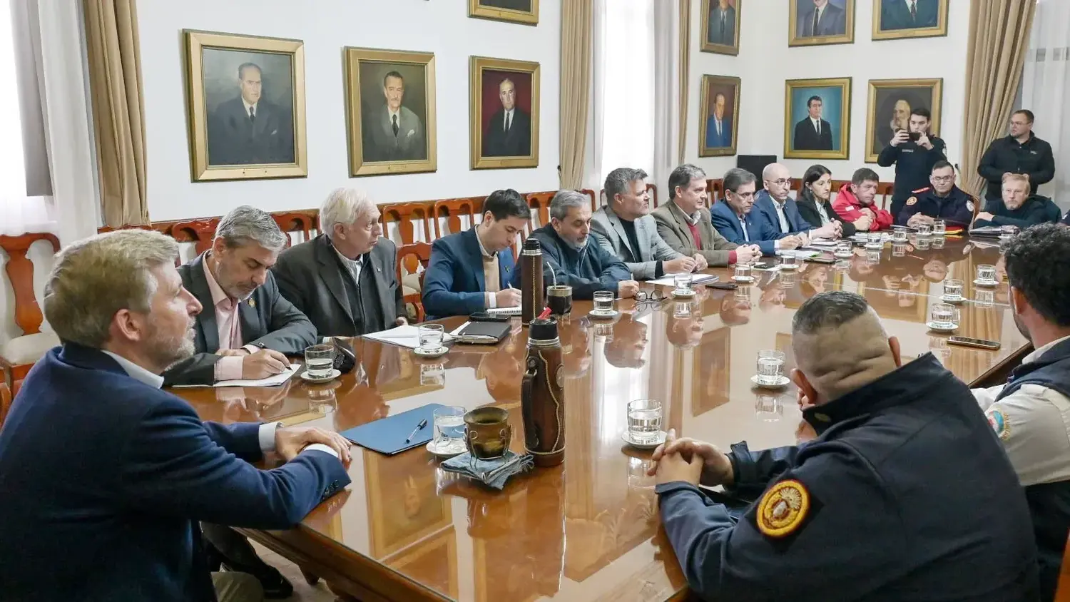 El gobierno provincial y Bomberos Voluntarios acordaron una agenda de trabajo para fortalecer el sistema de emergencias