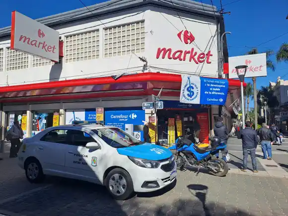 Un hombre fue detenido tras robar en un supermercado