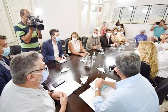 El gobierno vuelve a reunirse con gremios docentes