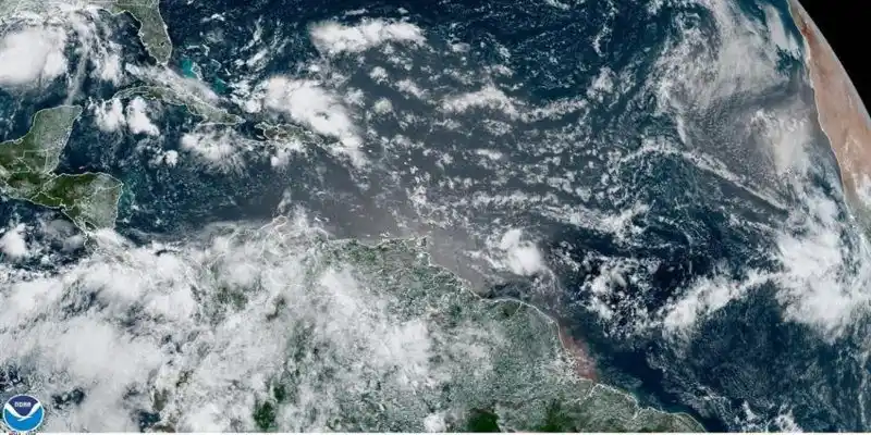 Gonzalo avanza al Caribe, mientras Hanna se aproxima a Texas