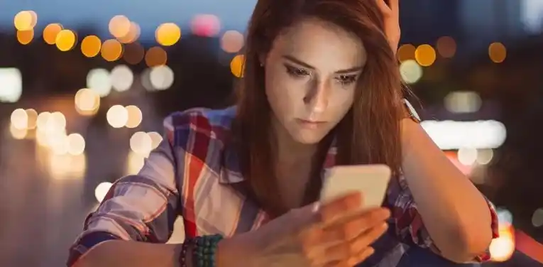 La ansiedad en las nuevas relaciones de pareja y el exceso de información