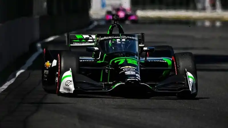 Canapino corre en Laguna Seca.