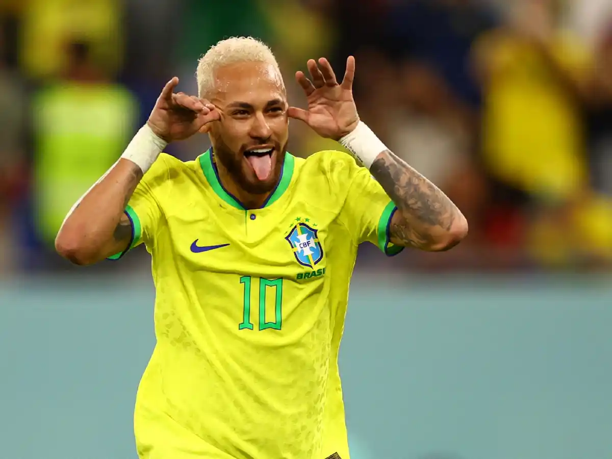 Con baile y solo medio tiempo, Brasil está en cuartos