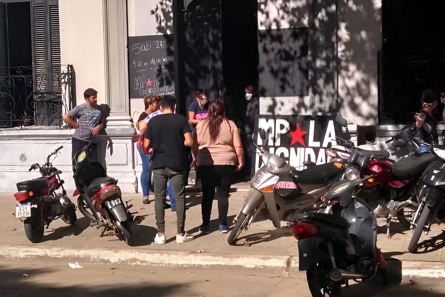 La Dignidad ofrece almuerzos por mil pesos dos días a la semana