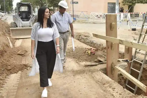 En Grand Bourg, Noelia Correa supervisó el avance de obra de la Red Primaria de Agua