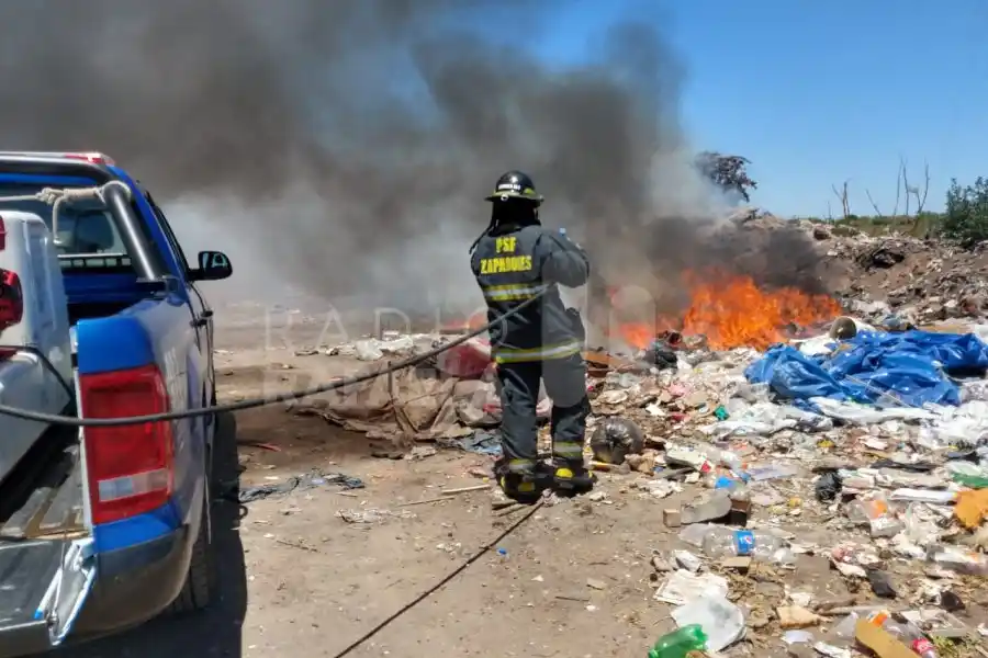 Múltiples incendios en la ciudad: arduo trabajo de los Bomberos de Rafaela