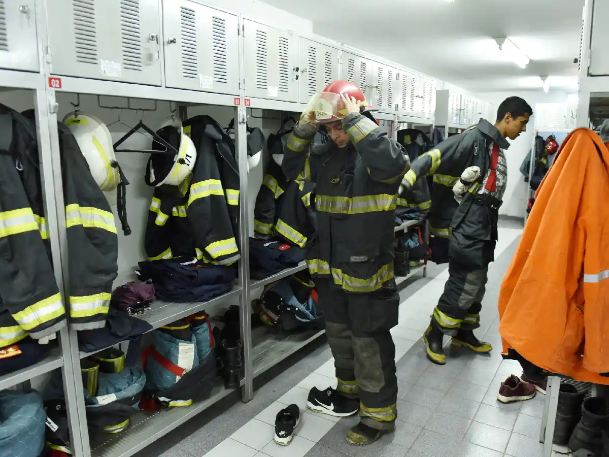 El bono no incluye a los bomberos voluntarios pero sí recibieron compensación por asistir a focos de las sierras 