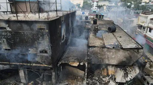 Vista aérea de la zona donde explotó un establecimiento comercial en San Cristóbal, República Dominicana .