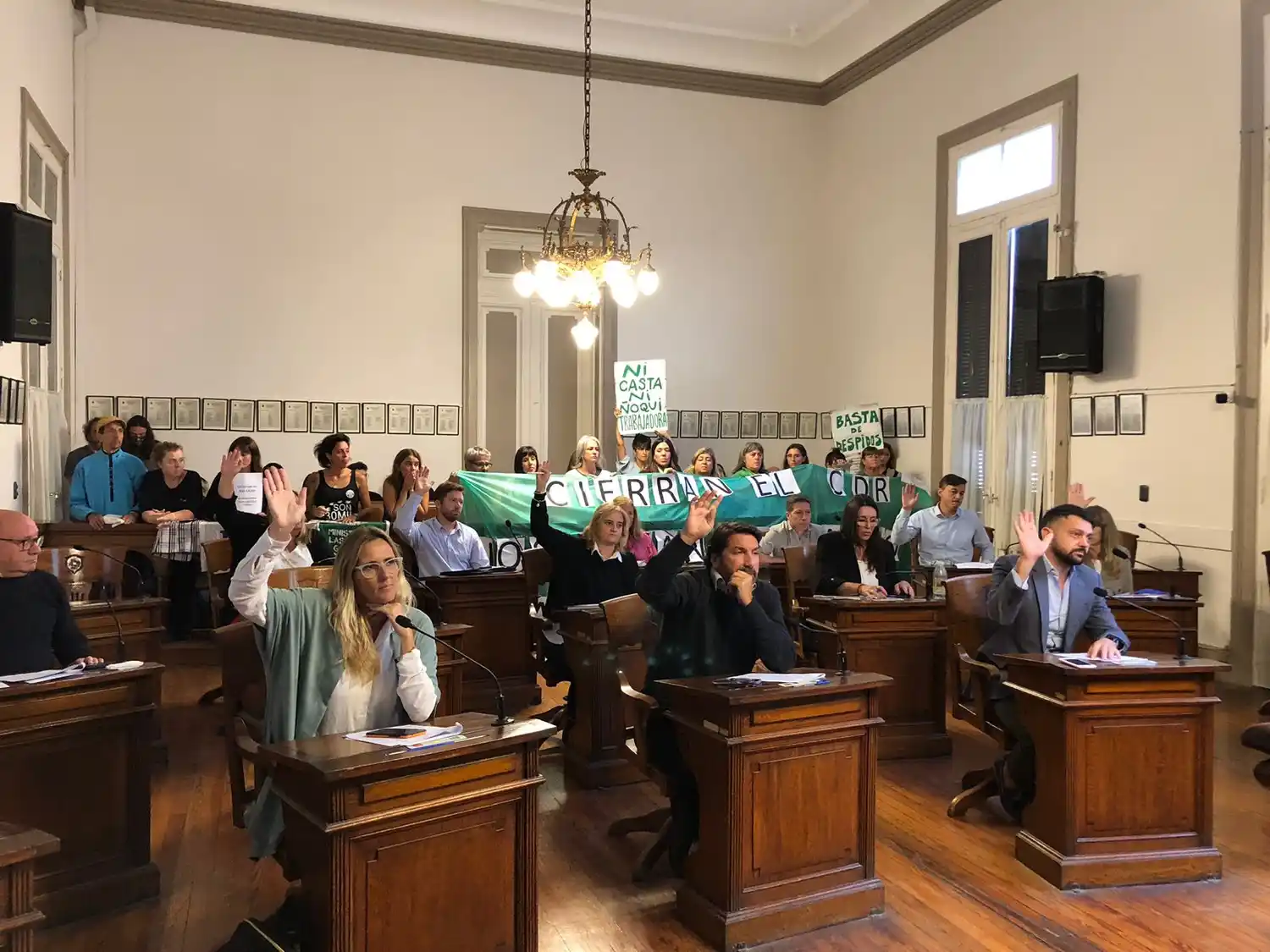 El Concejo aprobó el rechazo al cierre de los CdR