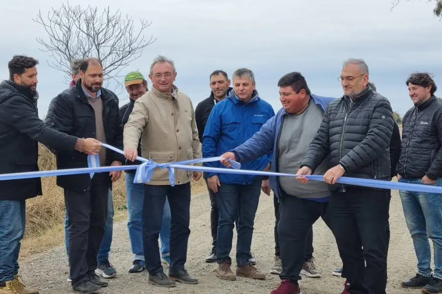 Se inauguraron mejoras en diversos caminos rurales del departamento Castellanos