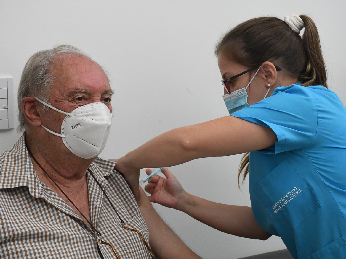 Mayores de 70: ya no es necesario contar contar con Cidi para vacunarse 