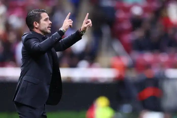 Fernando Gago es eje de críticas en México; mientras lo esperan de brazos abiertos en Argentina (Vía: X).