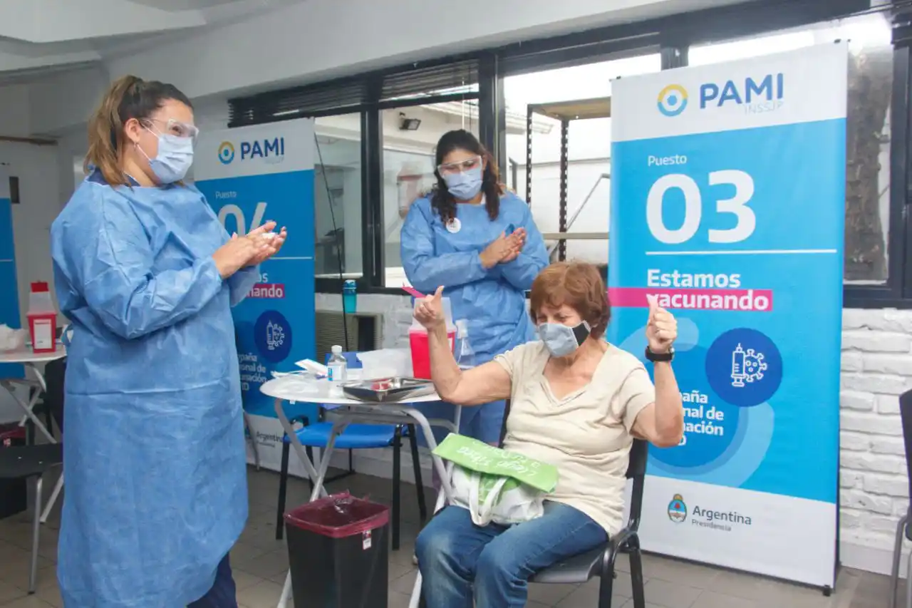 10.000 vacunados por PAMI contra el Covid-19 en la Ciudad: "Queremos que nuestros afiliados se sientan contenidos", dijo Volnovich