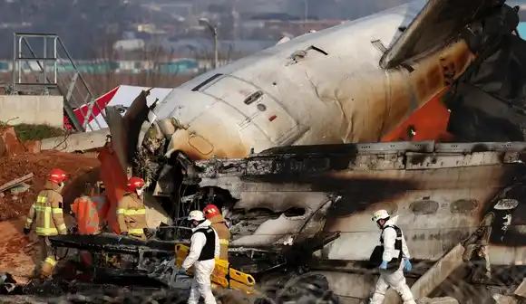 Corea del Sur: extraen los datos de una de las cajas negras del avión en el que murieron 179 personas