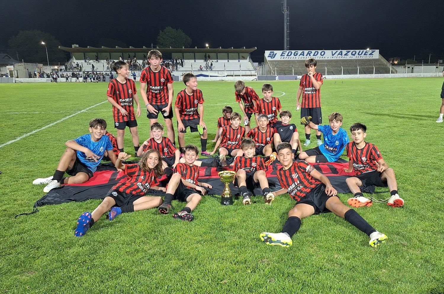 FOTO LIGA TANDILENSE DE FÚTBOL Independiente, campeón de Novena.