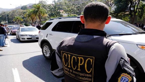 ¡ESCALOFRIANTE! Hallan los cuerpos de una mujer y una bebé al interior de una vivienda