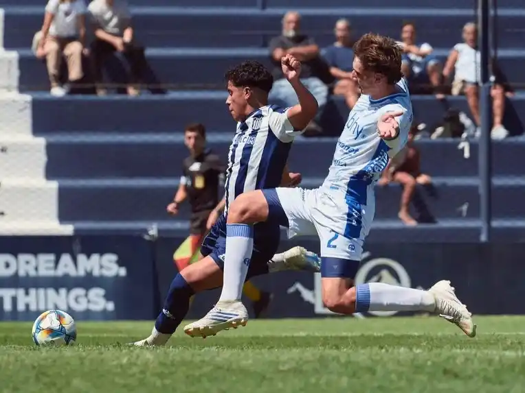 La Crema rafaelino enfrentó a Talleres de Cba. pro el torneo de Juveniles de AFA. Foto: AR