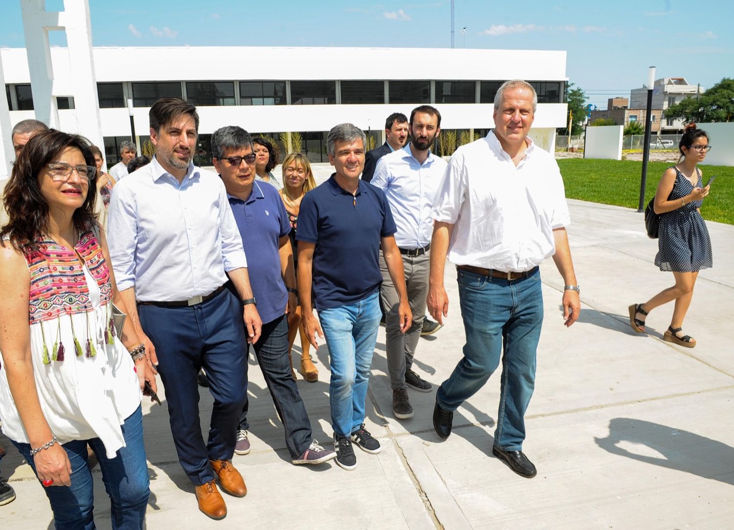 Hurlingham: Zabaleta y Trotta se comprometieron a terminar obras de un jardín abandonadas