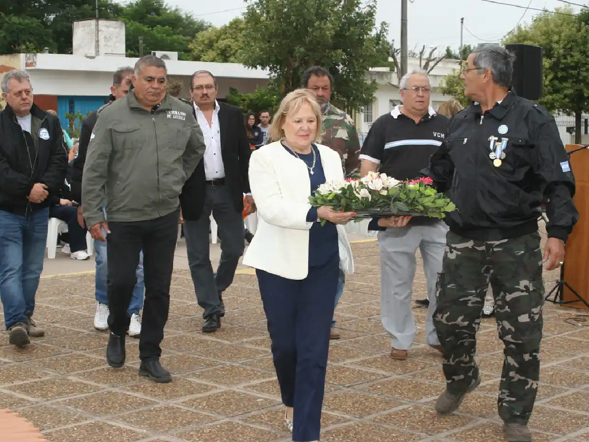  Arroyito recordó a sus héroes de Malvinas 