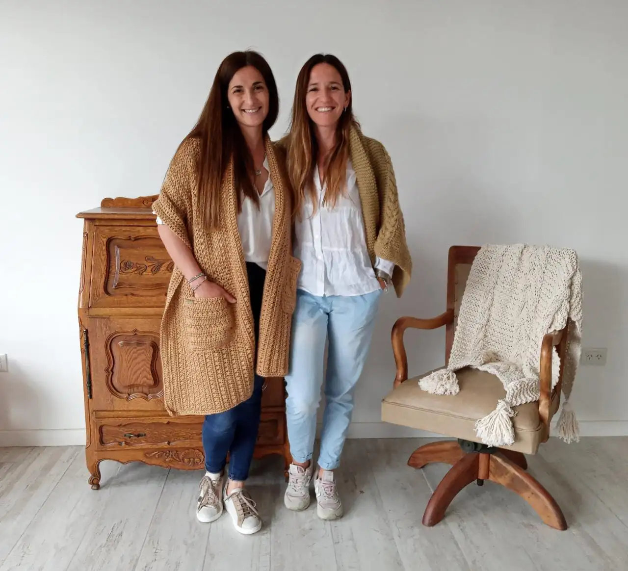 Dos amigas y un proyecto que nació en pandemia: mantas tejidas a mano