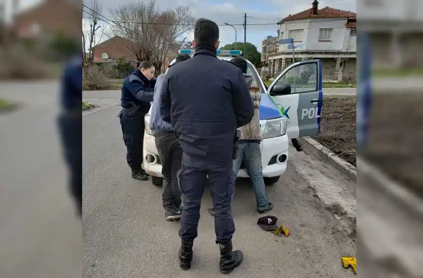 Detuvieron a los jóvenes que robaban medidores de Obras Sanitarias