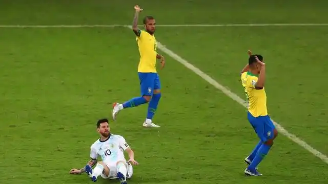 Argentina perdió 2-0 con Brasil y quedó eliminada de la Copa América
