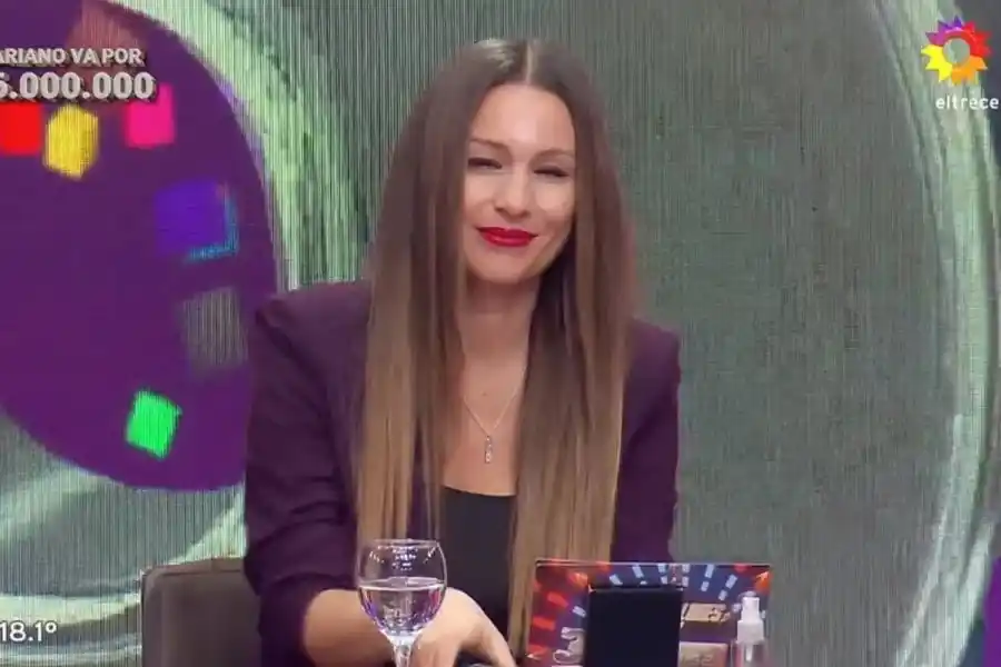 Pampita sorprendió con un filoso comentario sobre la situación del dólar