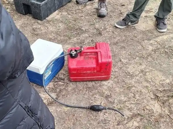 Hallaron la embarcación de los tres pescadores desaparecidos y confirmaron la identidad de uno de los cuerpos encontrados