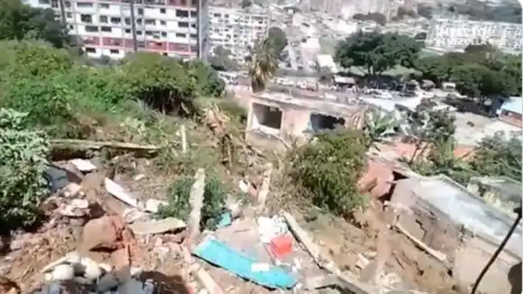 FAMILIAS QUEDARON EN LA CALLE: son 66 las viviendas afectadas en el 23 de Enero por las lluvias