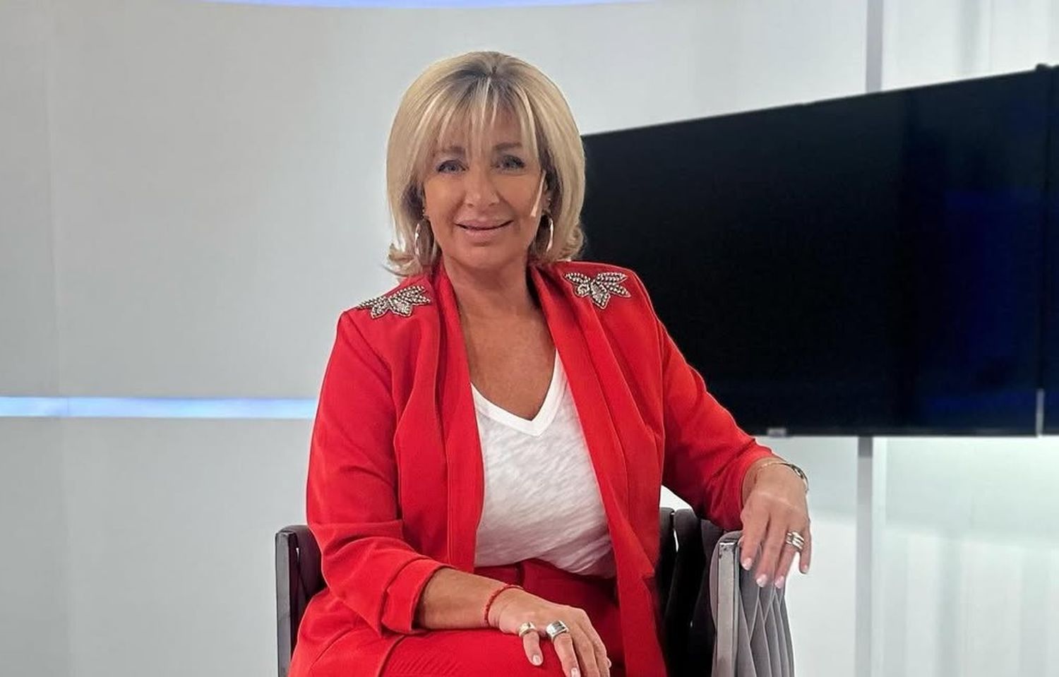 La periodista lidera una lista con referentes de diversos espacios.