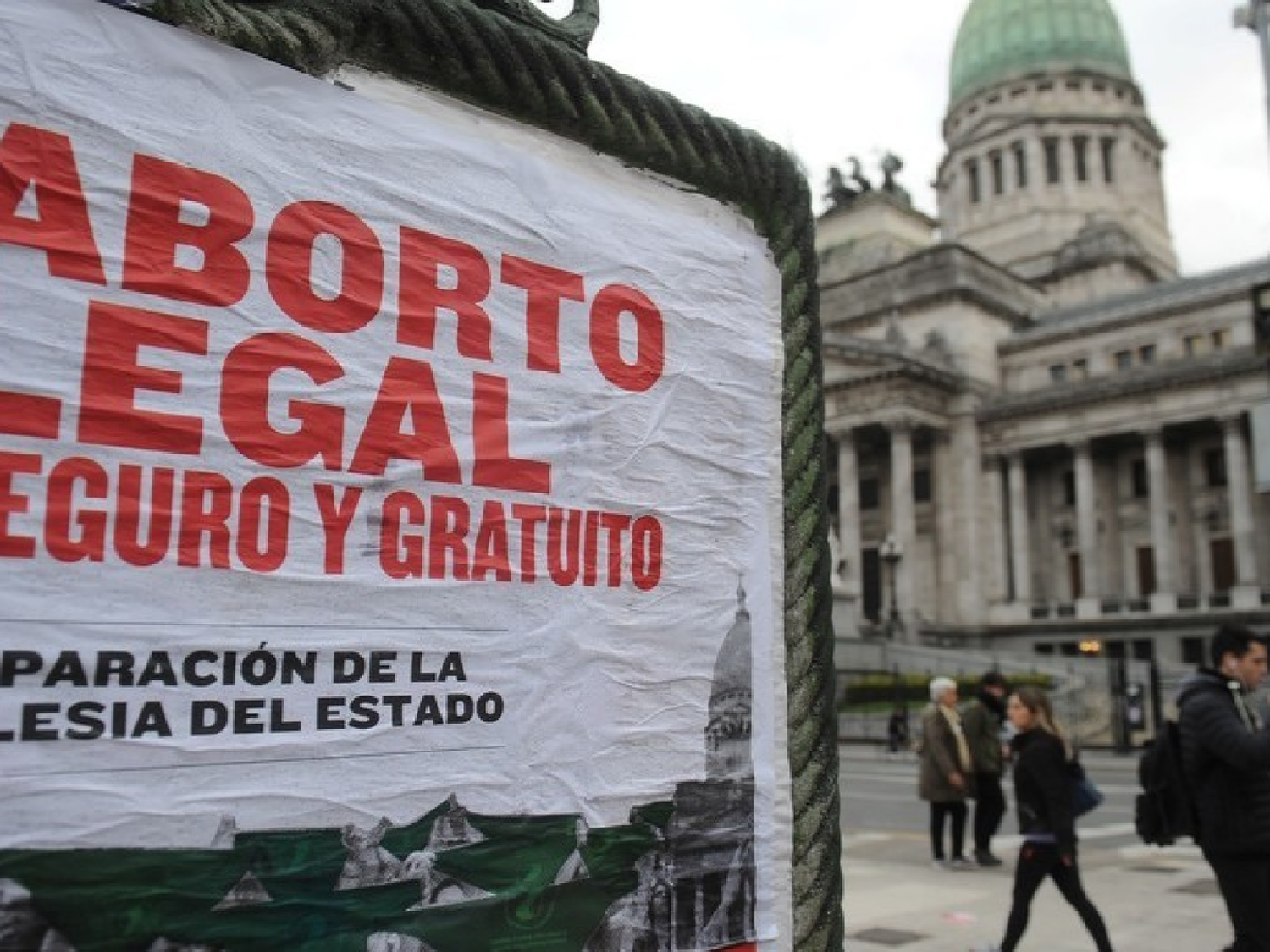 Se vota hoy el aborto legal y la clave estará en los indecisos y en los ausentes