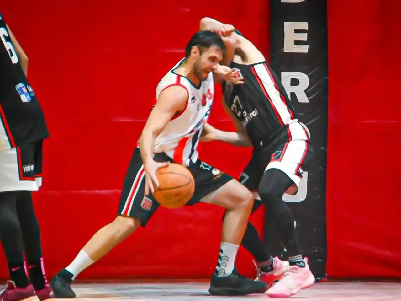 Manuel Lado en acción durante el partido contra Derqui en Pilar (crédito: Damián Cáceres).