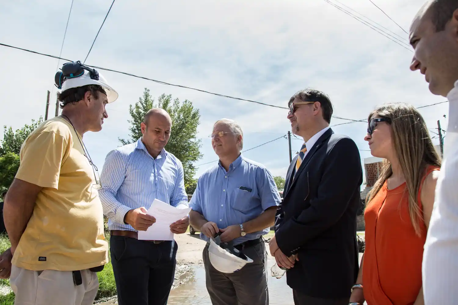 Quilmes: Martiniano recorrió obras de agua y cloacas con el director de AySA