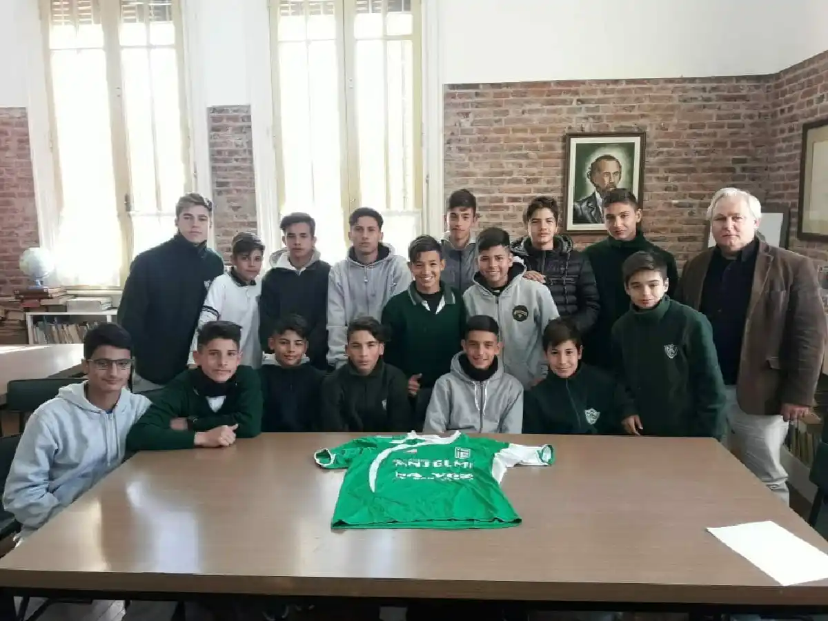 Sportivo va a la escuela